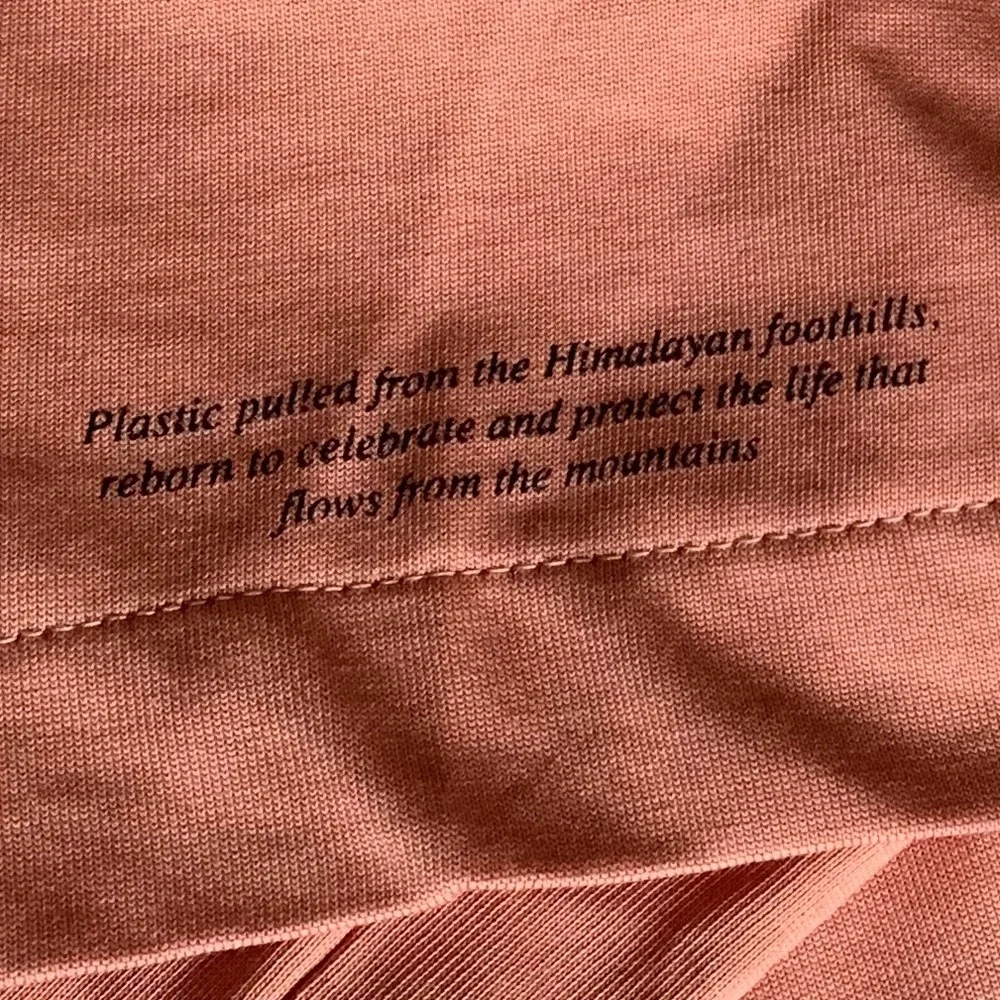 NEW The North Face Woman’s Pink Himalayan Bottle Source Short Sleeve Tee Flowrs - Picture 5 of 6